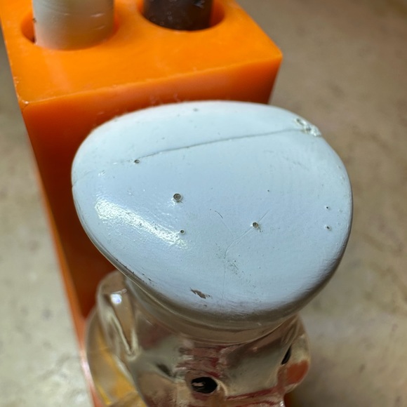 Vintage Salt and Pepper shakers - Picture 11 of 11